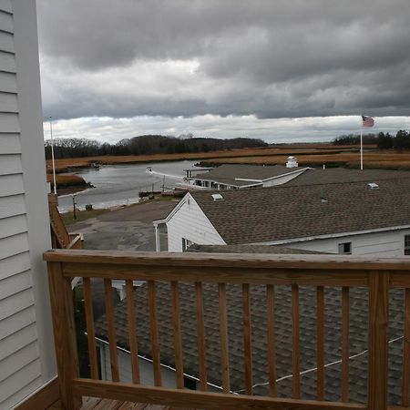 Shea'S Riverside Inn & Motel Essex المظهر الخارجي الصورة