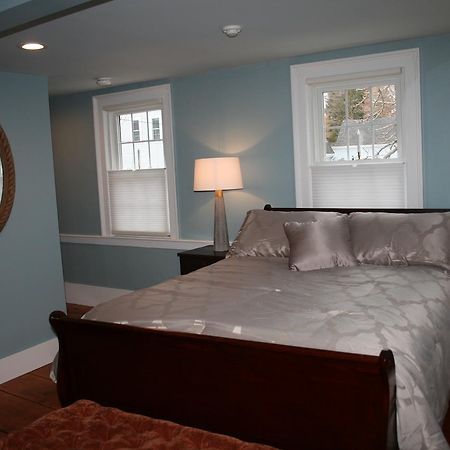 Shea'S Riverside Inn & Motel Essex المظهر الخارجي الصورة