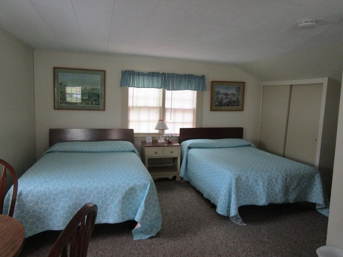 Shea'S Riverside Inn & Motel Essex المظهر الخارجي الصورة