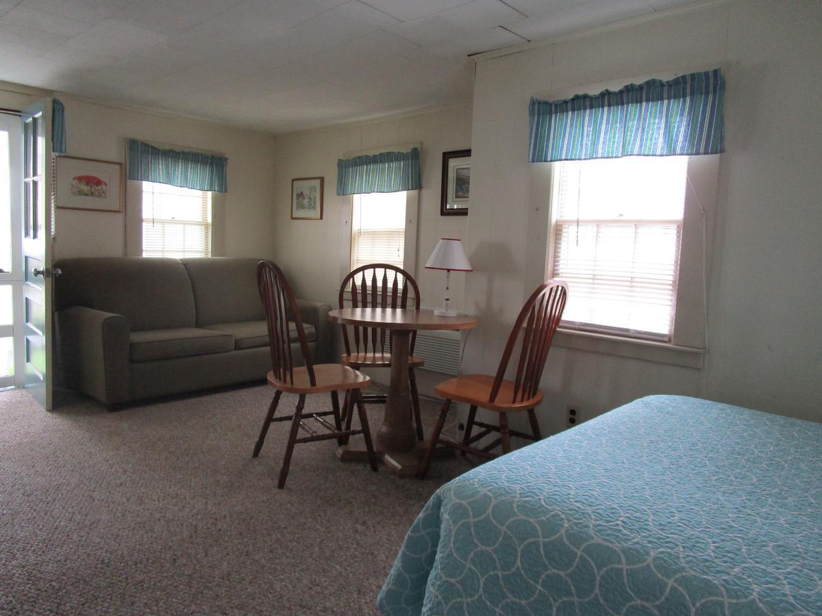 Shea'S Riverside Inn & Motel Essex المظهر الخارجي الصورة