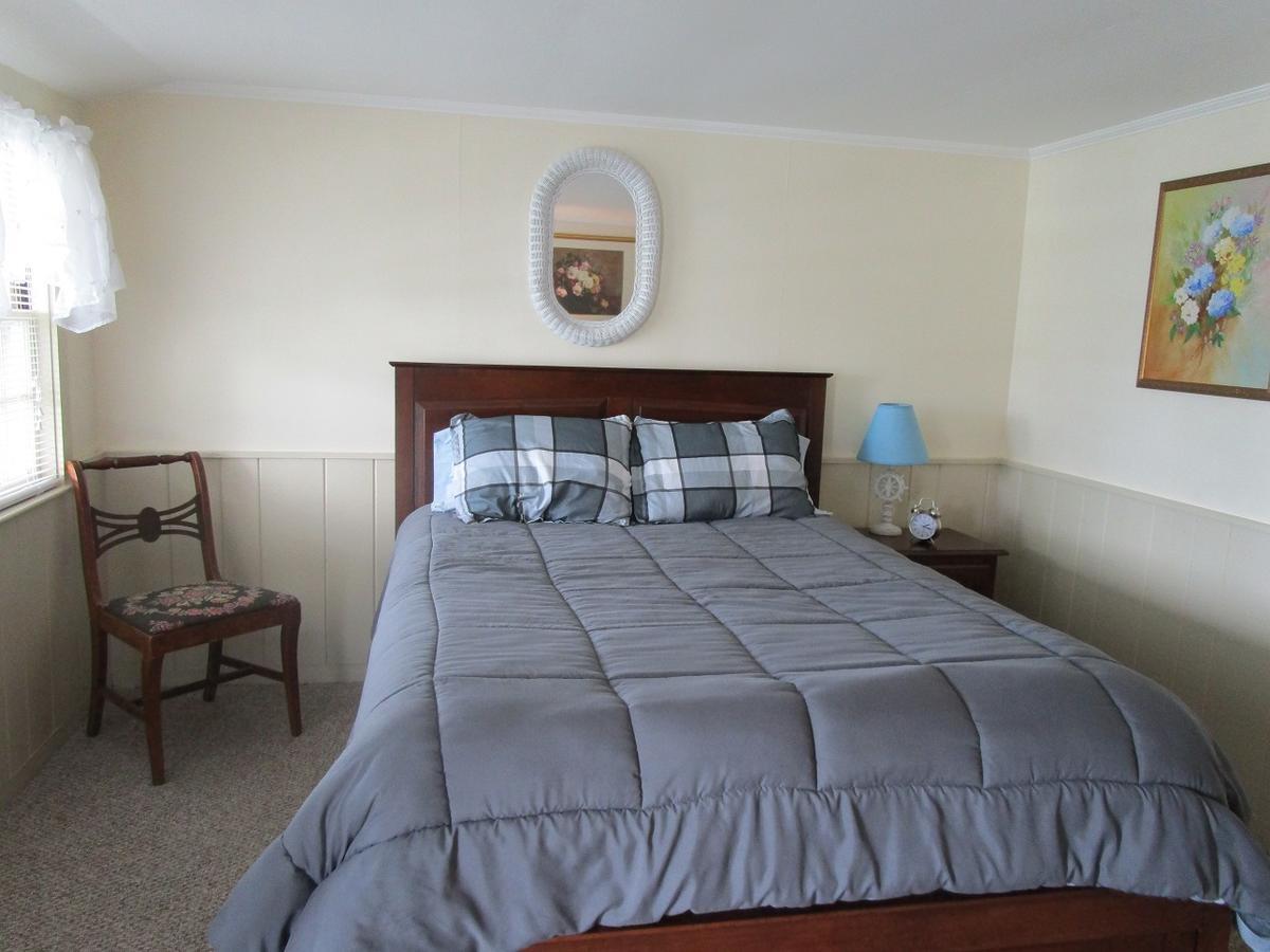 Shea'S Riverside Inn & Motel Essex المظهر الخارجي الصورة
