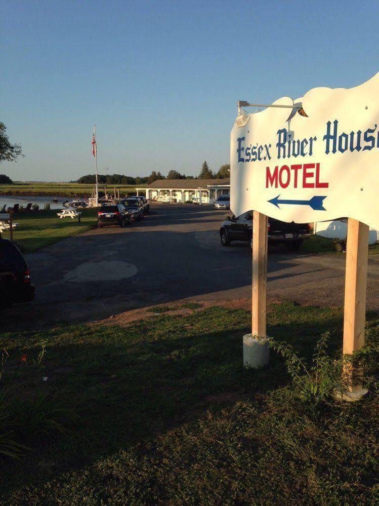 Shea'S Riverside Inn & Motel Essex المظهر الخارجي الصورة