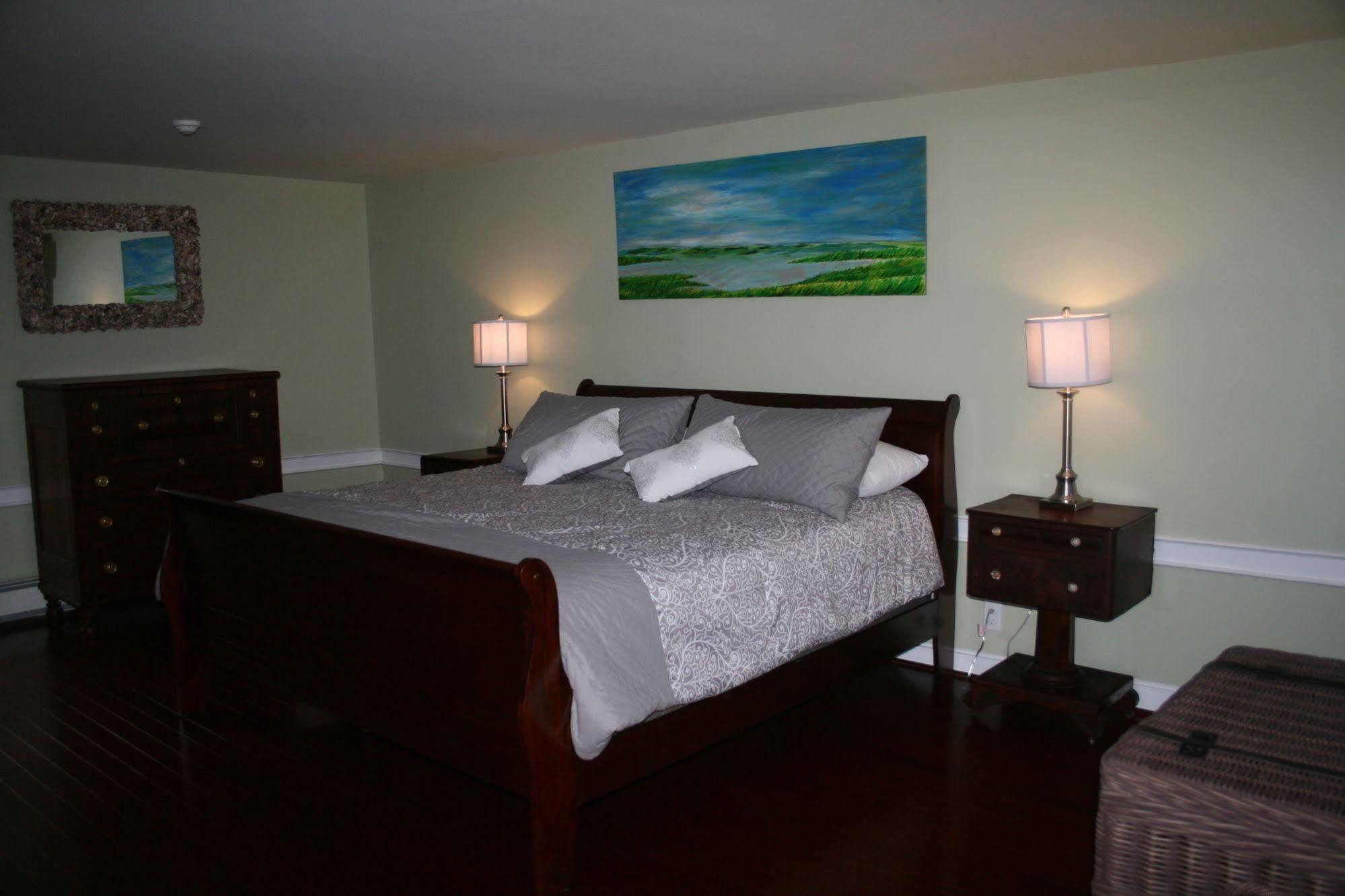 Shea'S Riverside Inn & Motel Essex المظهر الخارجي الصورة