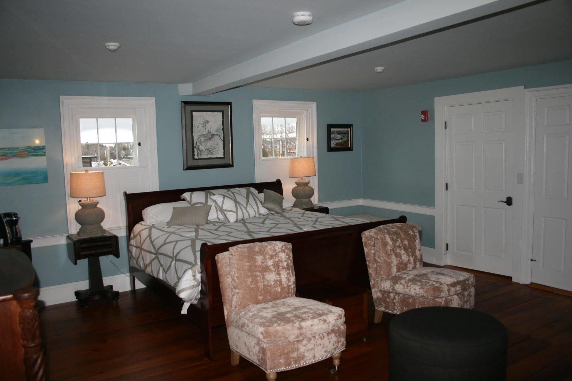 Shea'S Riverside Inn & Motel Essex المظهر الخارجي الصورة