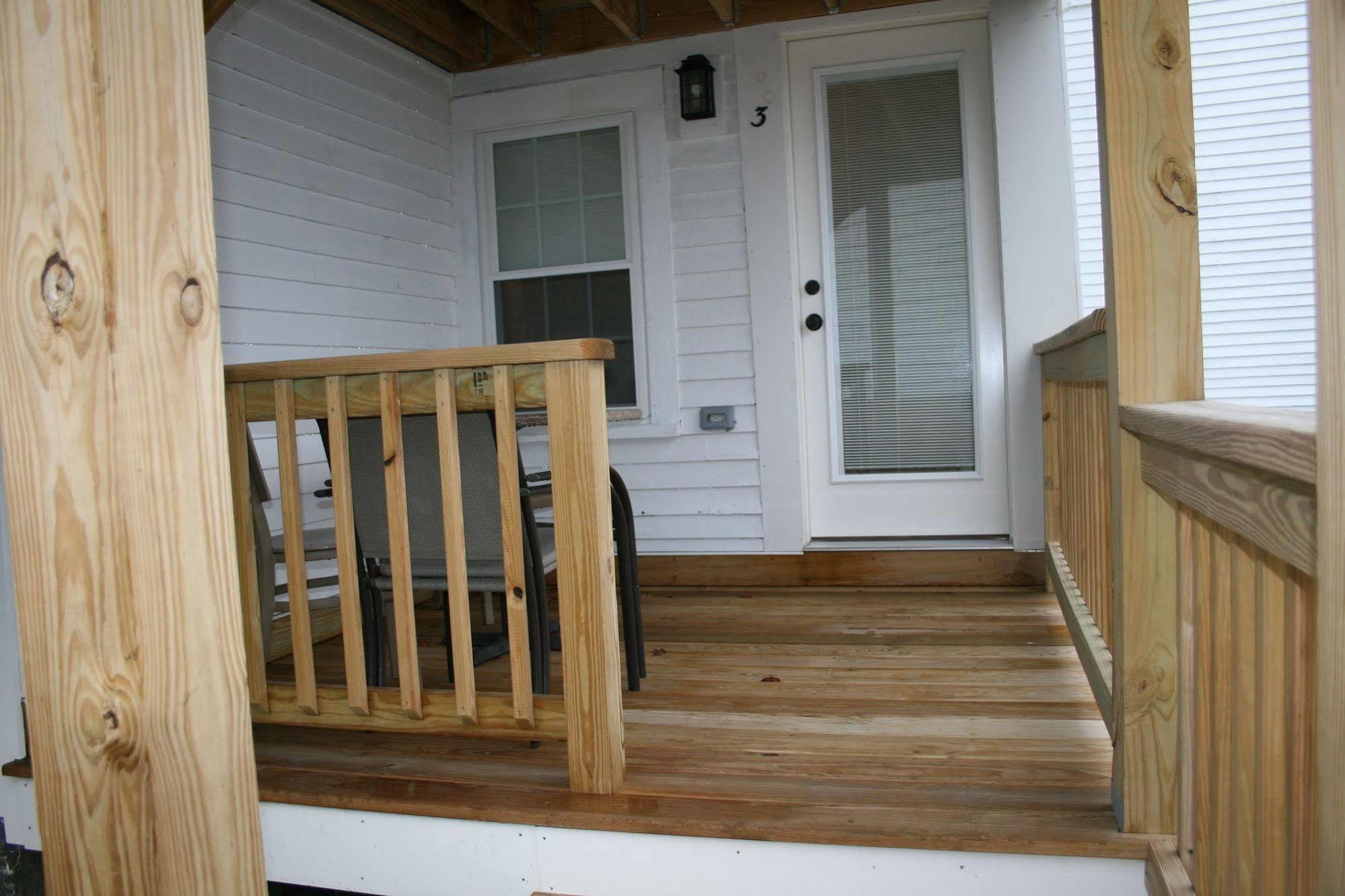 Shea'S Riverside Inn & Motel Essex المظهر الخارجي الصورة
