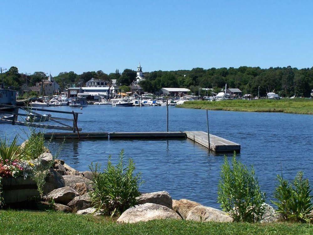 Shea'S Riverside Inn & Motel Essex المظهر الخارجي الصورة