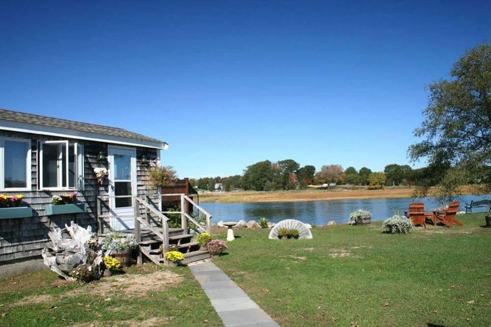 Shea'S Riverside Inn & Motel Essex المظهر الخارجي الصورة