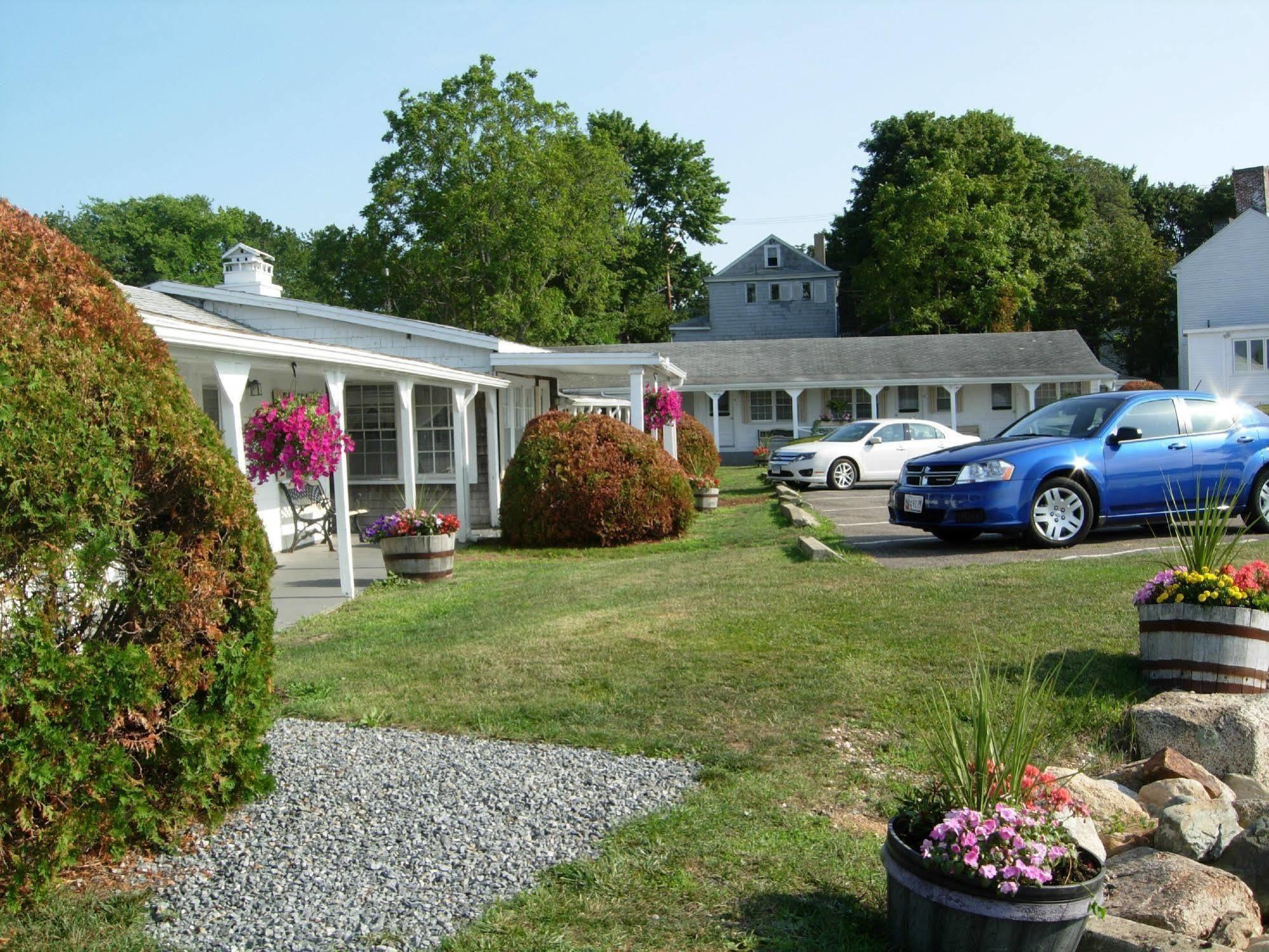 Shea'S Riverside Inn & Motel Essex المظهر الخارجي الصورة
